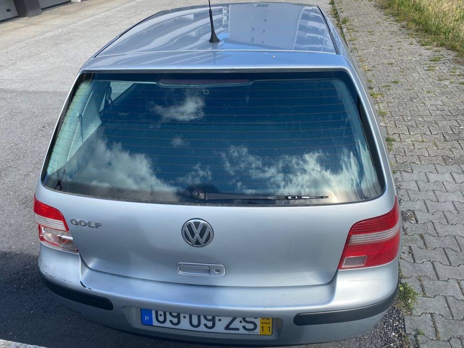 Volkswagen Golf IV 1.4 Gasolina – 2002 | 600 € | Leiria. Para reparar ou peças — photo 4