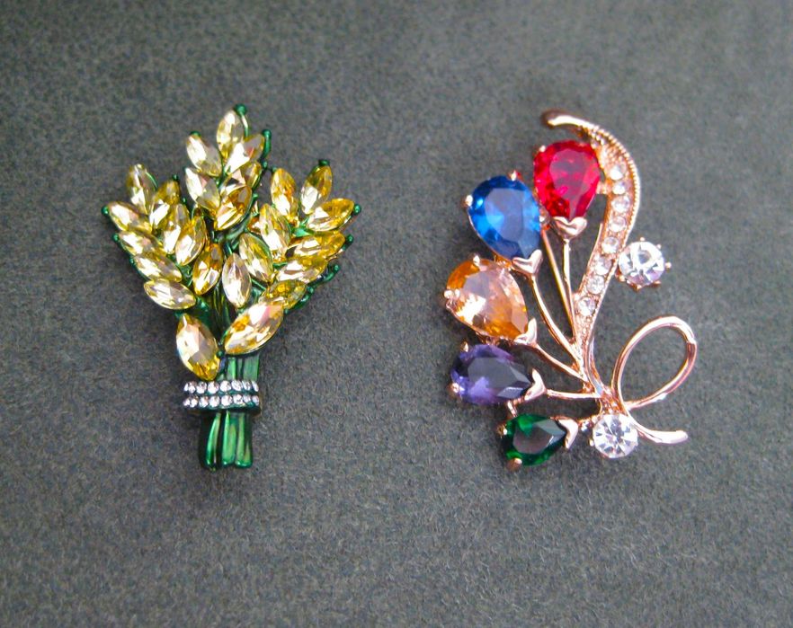 Alfinete / Broche / Pregadeira Ramo Colorido NOVO
