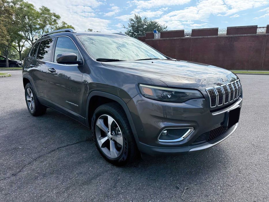 Jeep Cherokee      2021