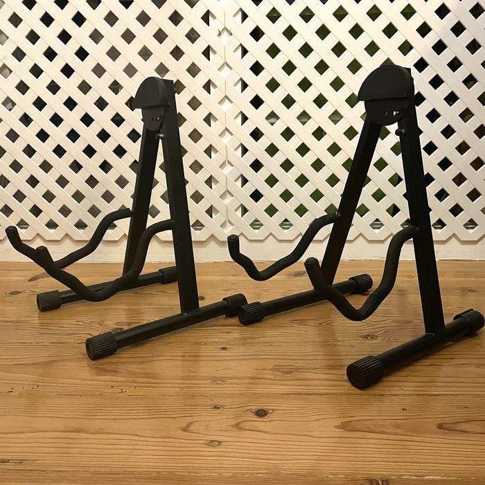 2 suportes de guitarra/baixo Quiklok