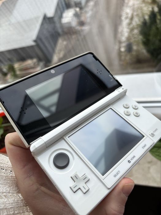 Nintendo 3DS White (EU/PAL) – KOMPLET, pudełko, papiery