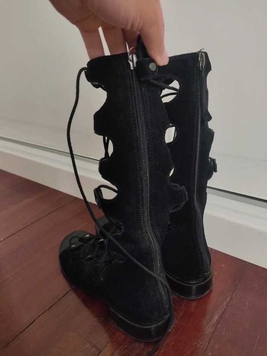 Sandálias estilo gladiador