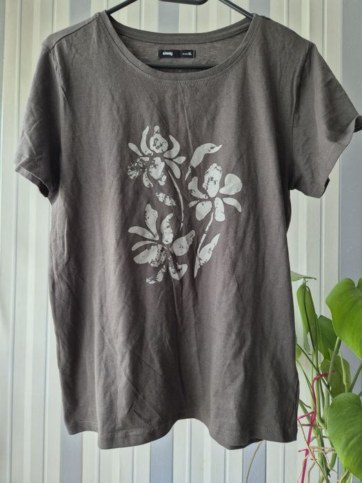 T-shirt z Sinsay