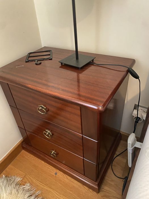 Conjunto 1 cómoda e 2 mesas de cabeceira