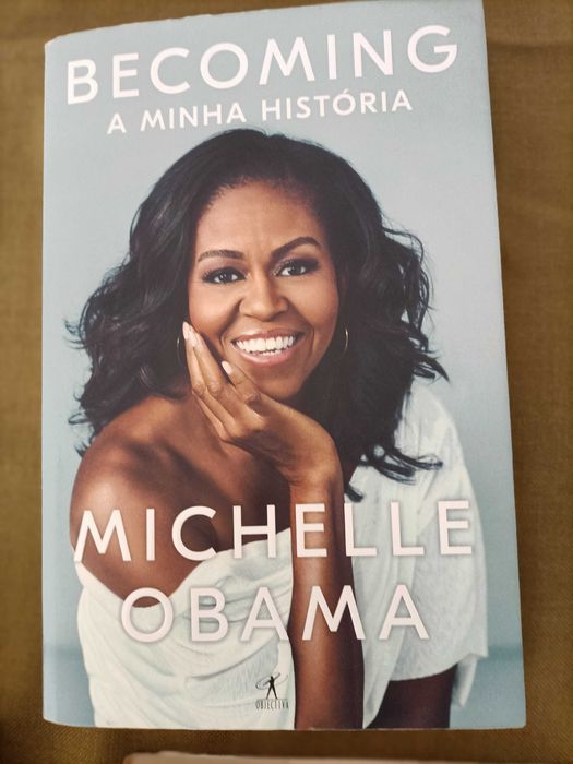 Livros de biografias e policiais