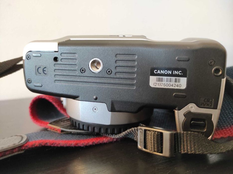 Câmera Fotográfica CANON EOS 300V + Objetiva EF 28-90mm f/4-5.6 II