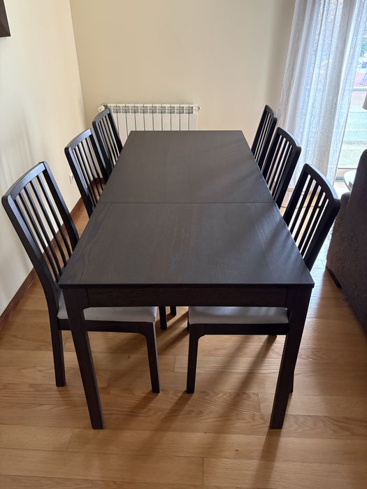 Conjunto mesa extensivel e 6 cadeiras
