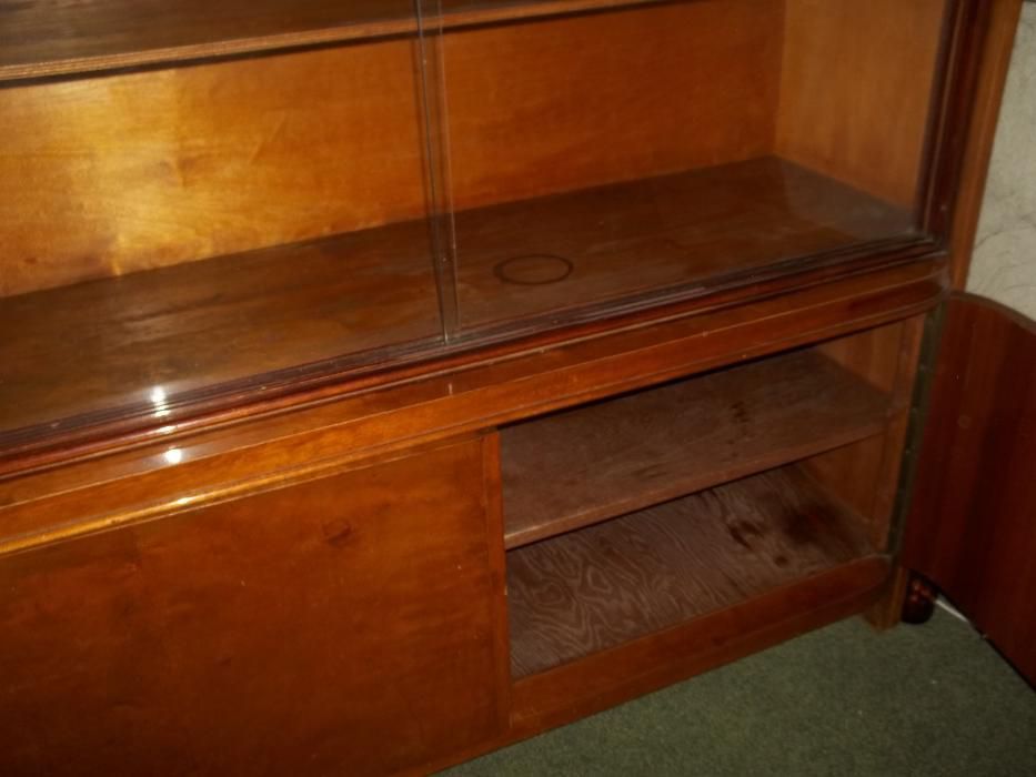 Kredens przedwojenny