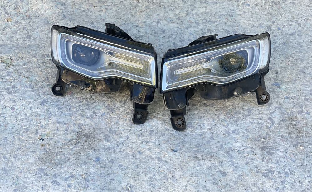 Фари Jeep Grand Cherokee