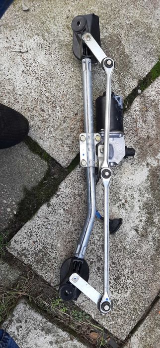 mechanizm wycieraczek silniczek corolla e12