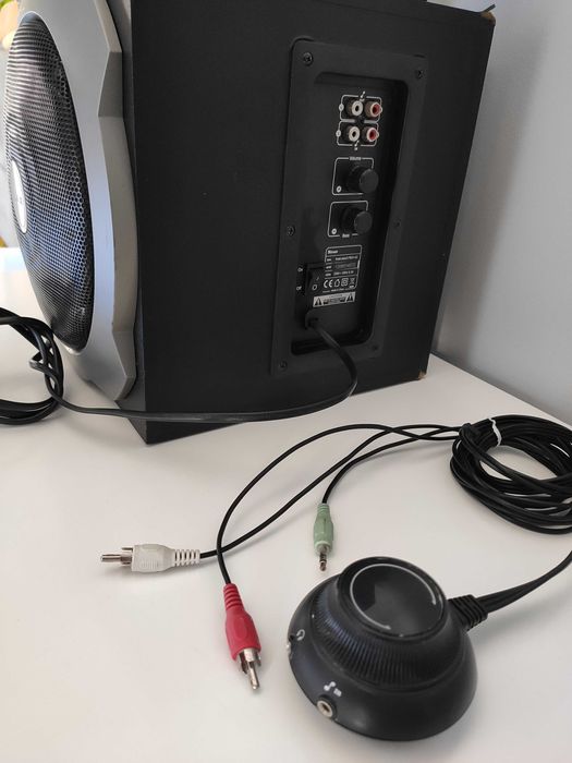 Colunas Trust Tytan 2.1 com 120watt
