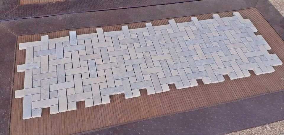 Revestimento Pastilha Pedra Natural Bege 30x30