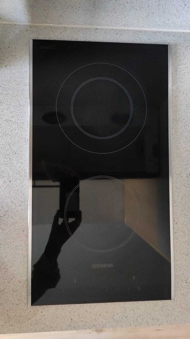 Placa vitrocerâmica SIEMENS, usada, 28.5 cm por 51.5 cm