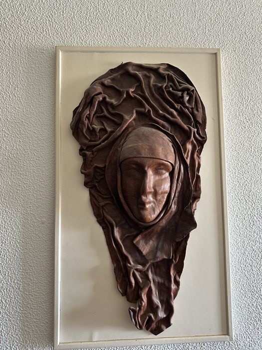 Peça decorativa em couro