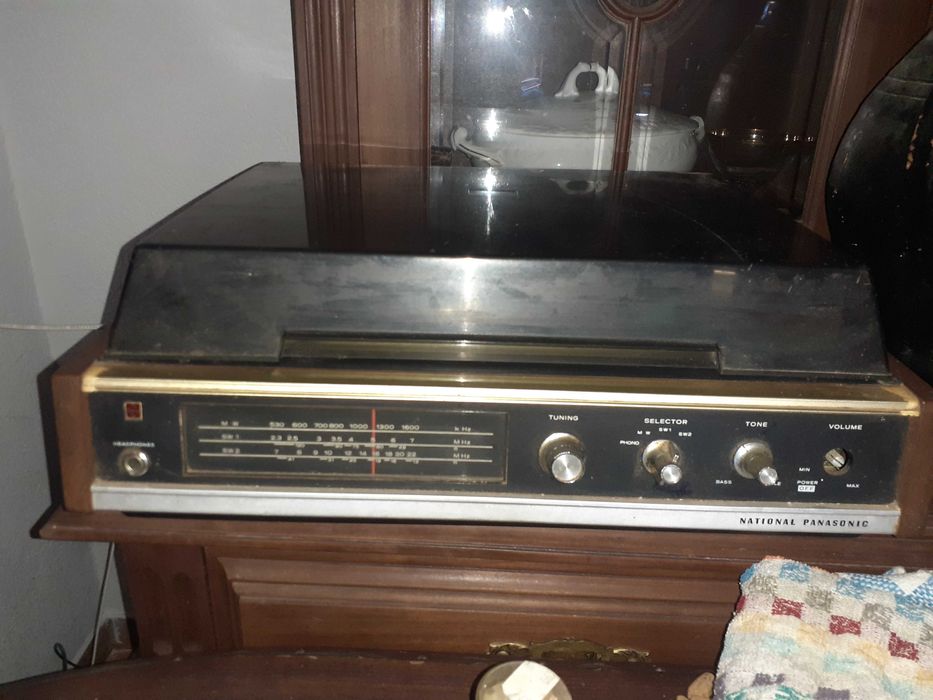 Gira discos dos anos 80 c/ radio