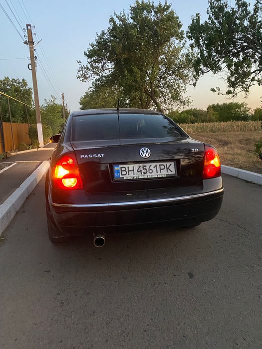 Авто Volkswagen Passat 2004 рік