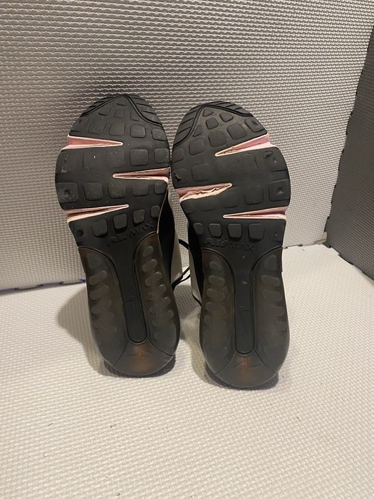 Wyjątkowe Nike 42