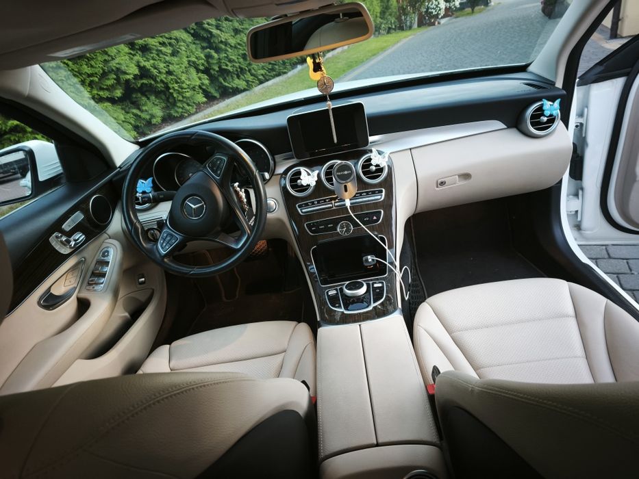 **Mercedes C300 Idealny stan**