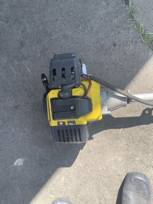 Продам бензокосу