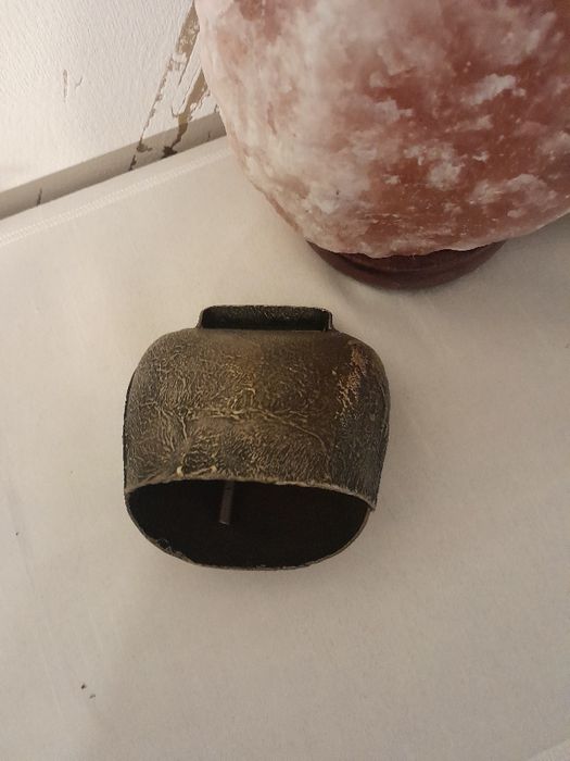 Mosiężny dzwonek pasterski