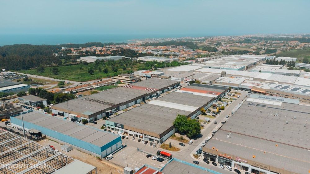 Warehouse with Mezzanine and 3 Shopfronts | Varziela Industrial Zone