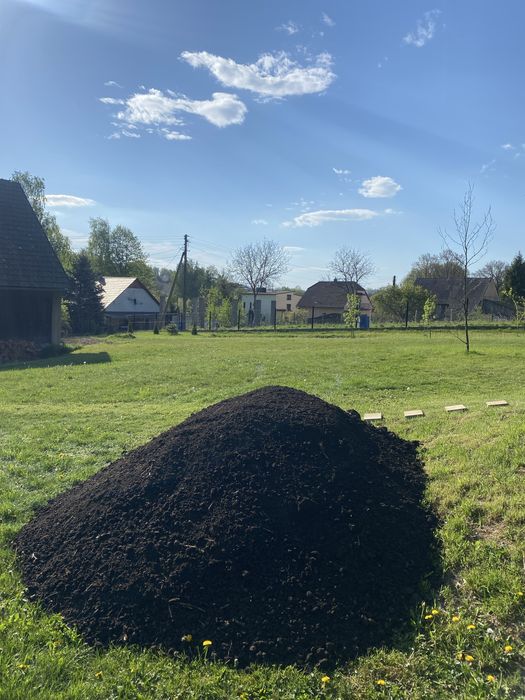 Ziemia ogrodowa, czarnoziem, kompost, torf i kora sosnowa