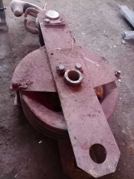 Крюк крановый в сборе б/у