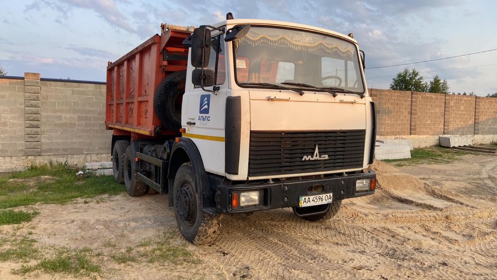 Маз самосвал 551605-271