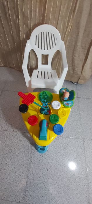 Mesa de  plasticina, para criança.443475839283384320