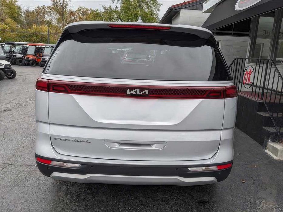 Kia Carnival      2022