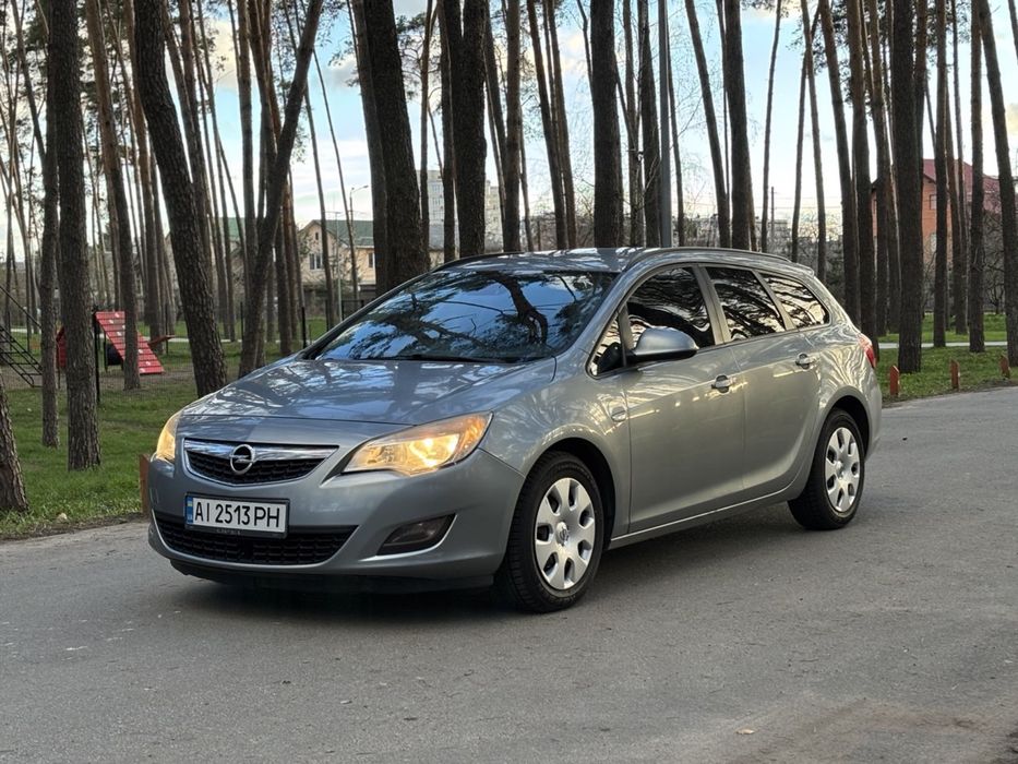 Opel Astra J 2011 / опель