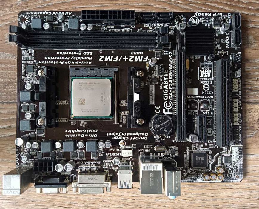 Материнська плата FM2+ GigaByte GA-F2A68HM-DS2 DDR3 VGA+DVI USB 3.0