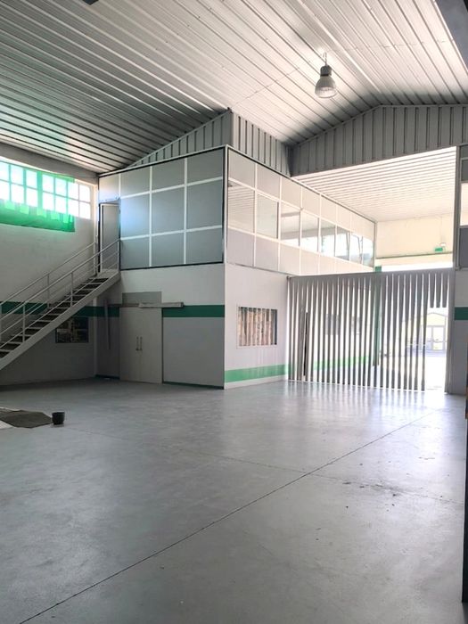 Arrendamento – Armazém / Espaço Comercial e Industrial Premium em Leiria