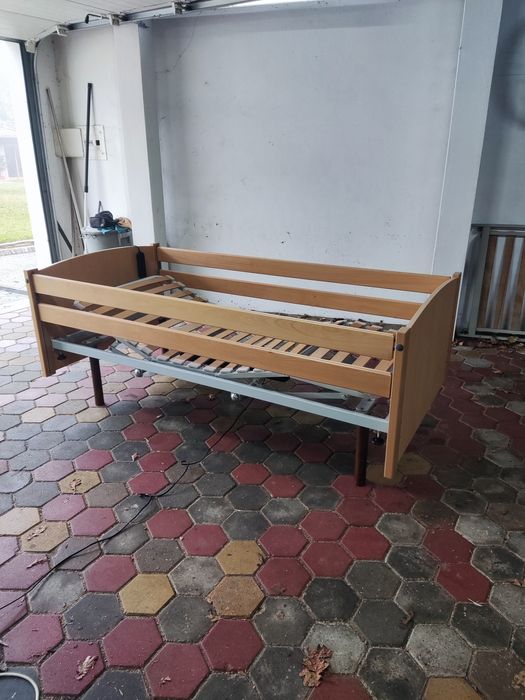 Cama articulada com grades de madeira - Com Garantia