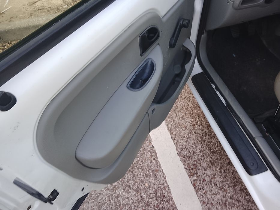 Renault Kangoo 1.9 d ano 2002 frio