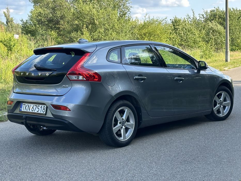 Volvo V40 D2 2.0 120KM**Skóry**Udokumentowany przebieg**