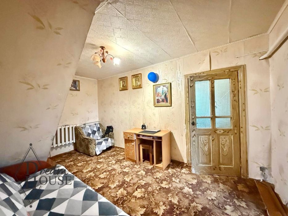 Продаж 2 поверхового цегляного будинку