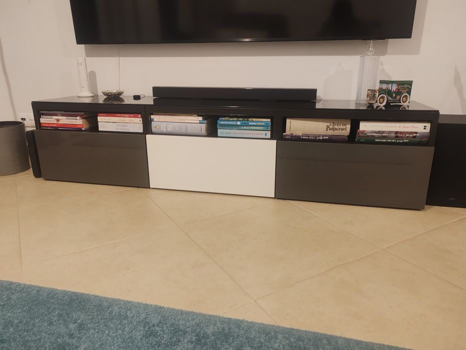 Móvel TV em bom estado