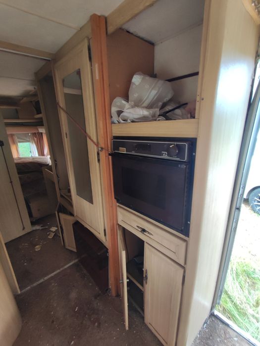 Przyczepa kempingowa Delta lodówka kuchenka gazowa piec gazowy bojler