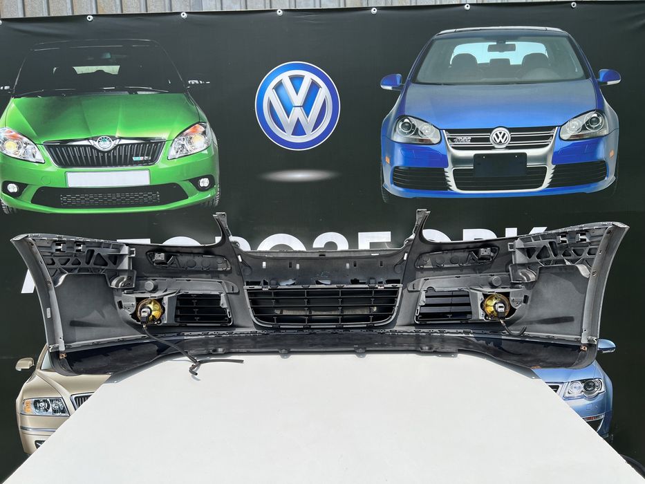 Бампер передній Гольф 5 Універсал бампер передний Golf 5 LA7W