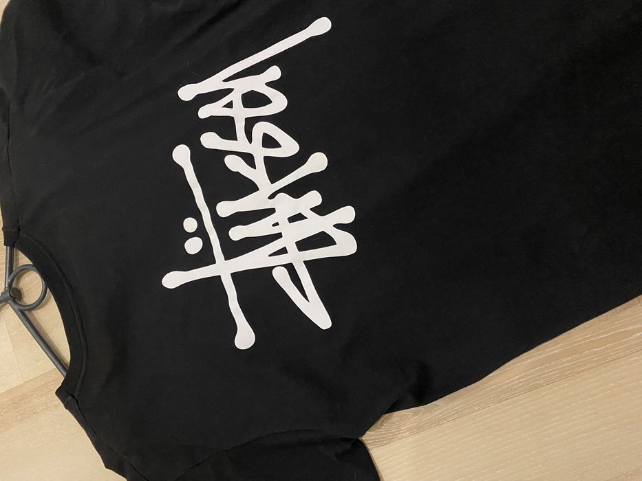 Футболка     stussy