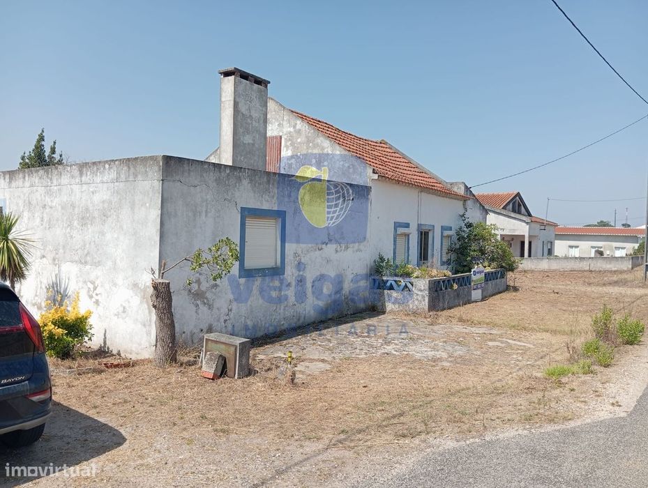 Casa Típica Portuguesa com Terreno de 6346m2