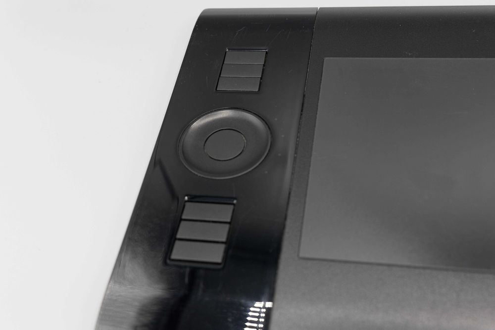 Intuos4 Digital Tablet + Stylus64297533212545121