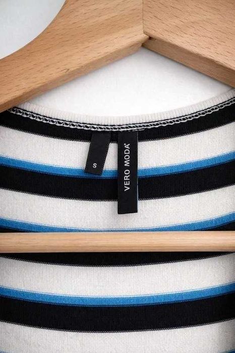 Cardigan Longo Vero Moda – Riscas Preto, Branco e Azul (Tam. S)