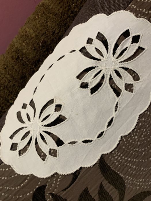 Serwetki lwyszywane haftowane