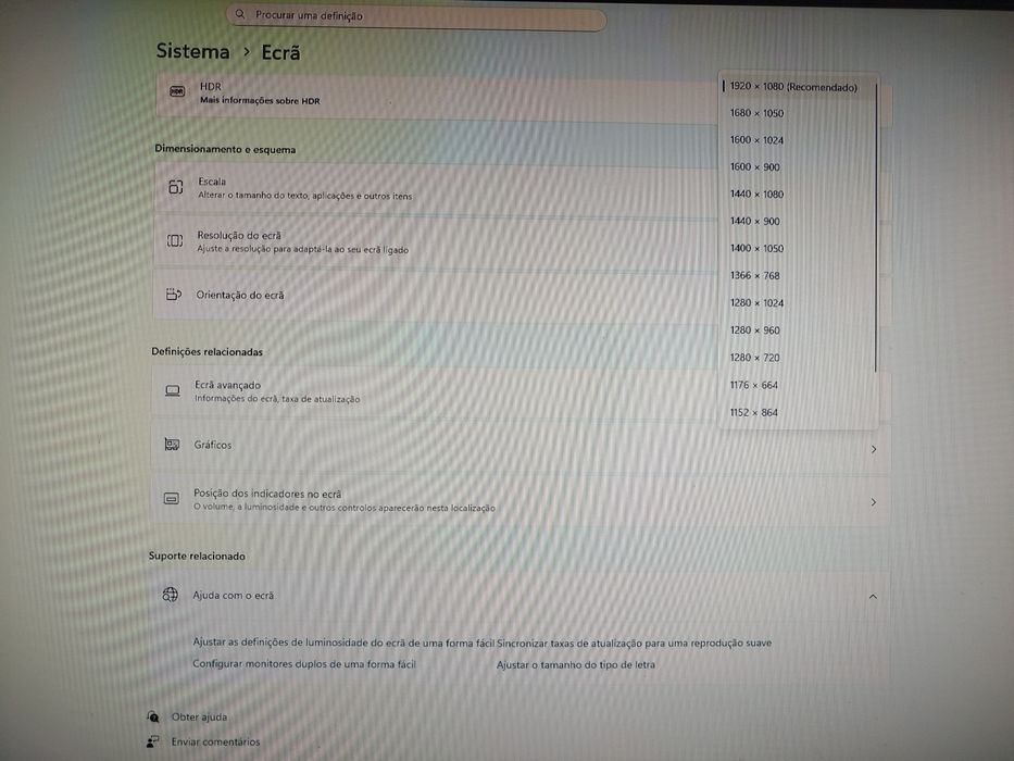Monitor Curvo AOC e Monitor plano ASUS