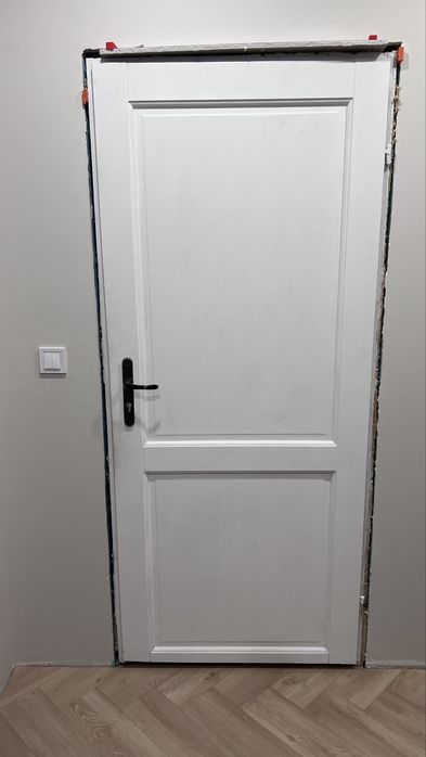 Drzwi z ościeżnicą