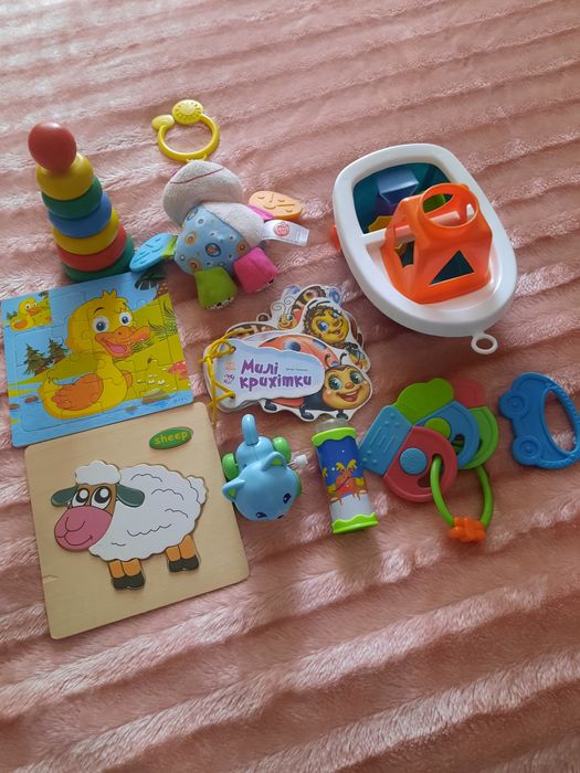 Іграшки для немовлят 1-2роки лотом