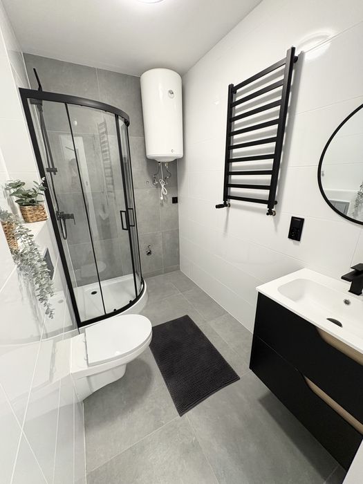 3 pokoje/z kuchnią/budynek i mieszkanie po generalnym remoncie