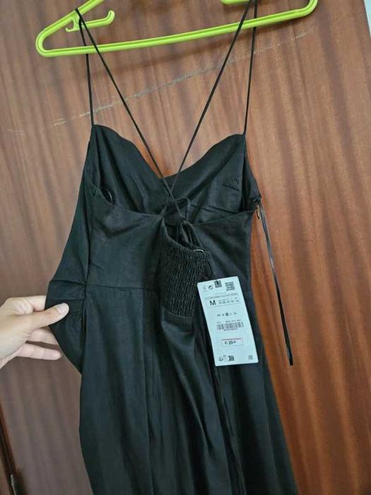 Vestido NOVO preto justo em linho